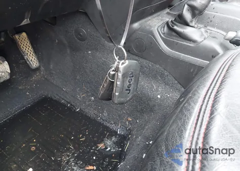 2018 Jeep Wrangler Unlimited Sahara 4X4 из США, поврежденный, VIN 1C4HJXENXJW247053